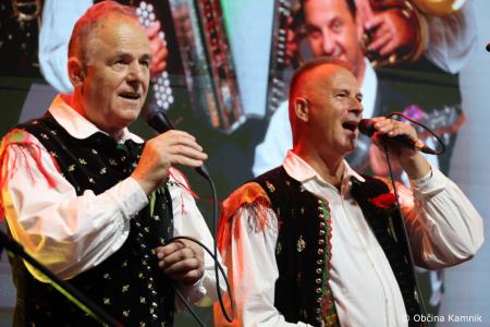 Ansambel bratov Poljanšek že 50 let navdihuje in zabava z nepozabnimi melodijami (27)